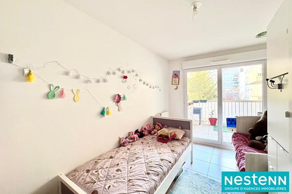 T3, TRAVERSANT, PROCHE MONTCHAT, GARAGE , 2 BALCONS