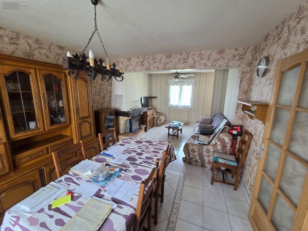 Maison à vendre à Gorron en Mayenne (53120), ref : 53075DLS26002