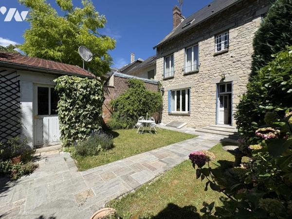 Maison familiale centre ville basse avec jardin (7 chambres)