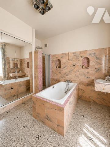 Maison familiale centre ville basse avec jardin (7 chambres)