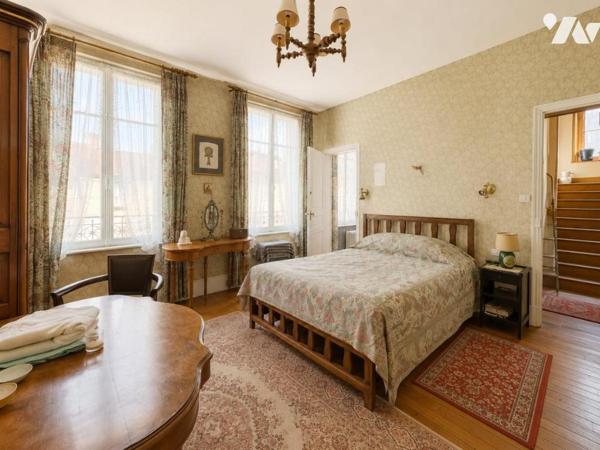 Maison familiale centre ville basse avec jardin (7 chambres)
