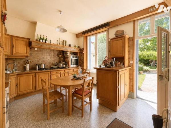 Maison familiale centre ville basse avec jardin (7 chambres)