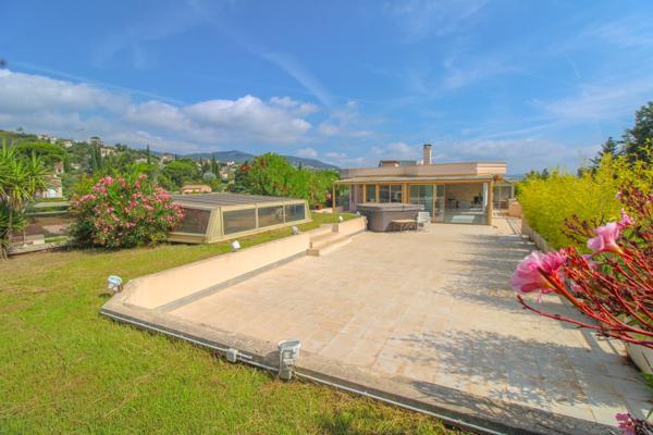 Mandelieu-la-Napoule (06210) Appartement rooftop 4 pièces à Mandelieu-la-napoule