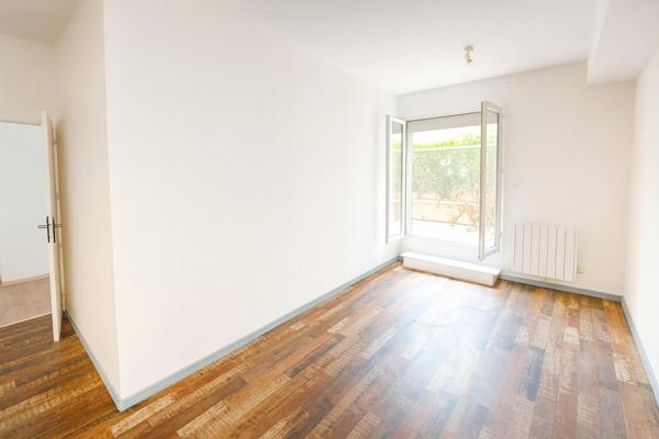 Centre bastide avec une grande terrasse