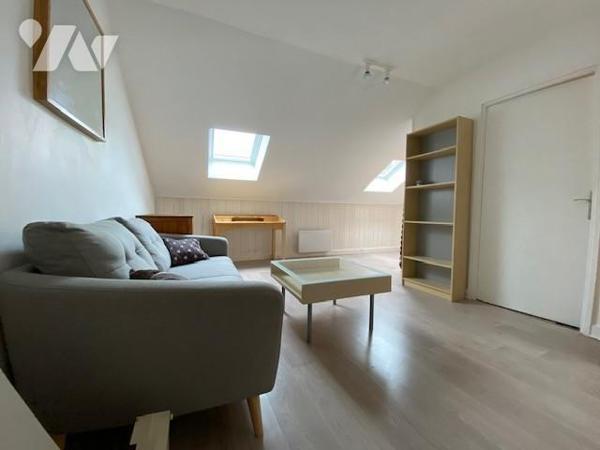 Secteur Cernay / Jean Jaurès : Petite copropriété, studio en parfait état