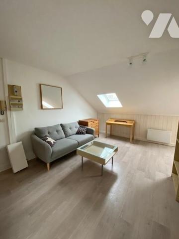 Secteur Cernay / Jean Jaurès : Petite copropriété, studio en parfait état