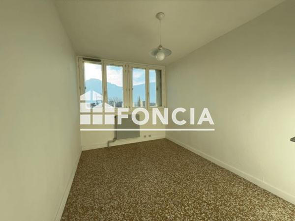 Location Appartement 4 pièces 70.9 m² - 46 AVENUE GENERAL LECLERC St Martin Le Vinoux 38950