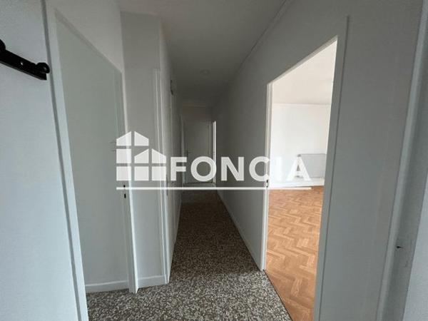 Location Appartement 4 pièces 70.9 m² - 46 AVENUE GENERAL LECLERC St Martin Le Vinoux 38950