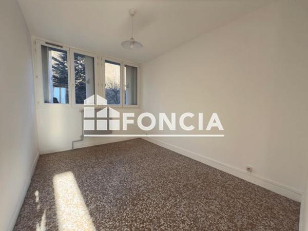 Location Appartement 4 pièces 70.9 m² - 46 AVENUE GENERAL LECLERC St Martin Le Vinoux 38950