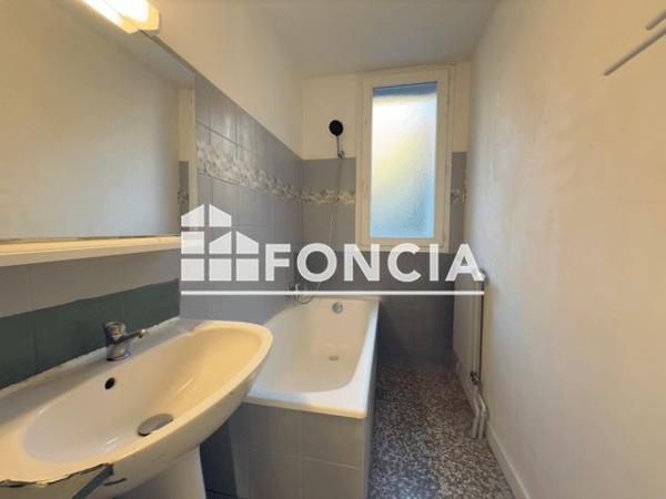 Location Appartement 4 pièces 70.9 m² - 46 AVENUE GENERAL LECLERC St Martin Le Vinoux 38950