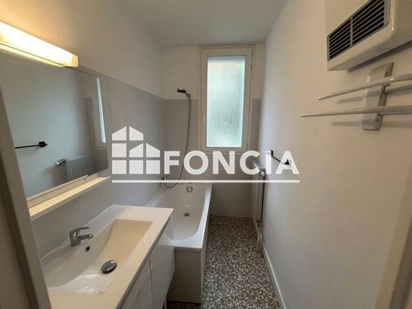 Location Appartement 4 pièces 70.9 m² - 46 AVENUE GENERAL LECLERC St Martin Le Vinoux 38950