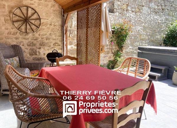A VENDRE 37140 Chouzé sur Loire Maison de village 5 pièces , 115 m2 , 3 chambres  avec patio et spa