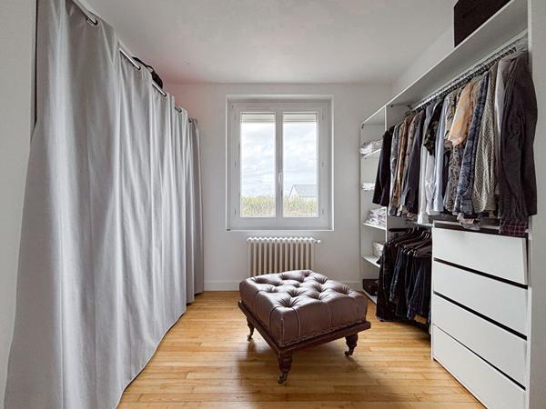 A vendre - Maison 120 m², 3 chambres et un bureau, entièrement refaite à neuf avec jardin, garage et dépendances "Sainte-Gemmes-sur-Loire/ Aux portes d'Angers"