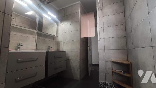 Campagne proche de Beaurains : Plain-pied individuel avec carport et garage.