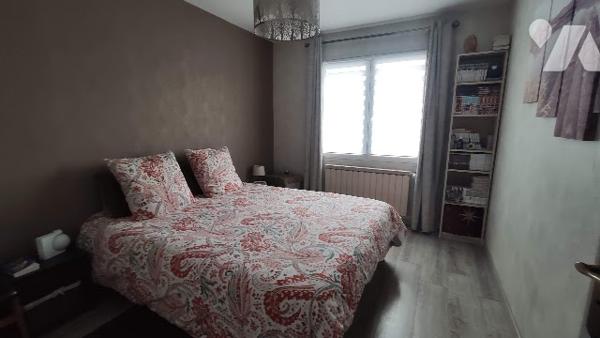 Campagne proche de Beaurains : Plain-pied individuel avec carport et garage.