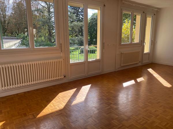 À vendre - Appartement T3/T4 de 98 m² ? Bourg-en-Bresse, face à la gare