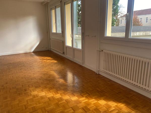 À vendre - Appartement T3/T4 de 98 m² ? Bourg-en-Bresse, face à la gare