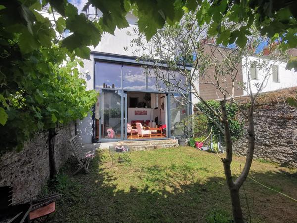 Maison spacieuse et lumineuse, avec séjour cathédrale