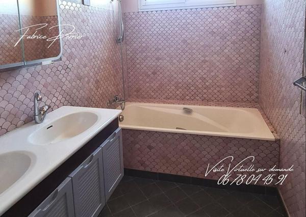 Maison de 328m²  possibilité de 2 logements sur 3 niveaux à Montélimar