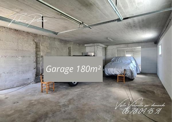 Maison de 328m²  possibilité de 2 logements sur 3 niveaux à Montélimar