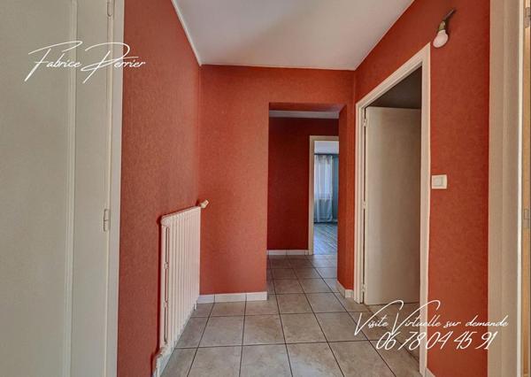 Maison de 328m²  possibilité de 2 logements sur 3 niveaux à Montélimar