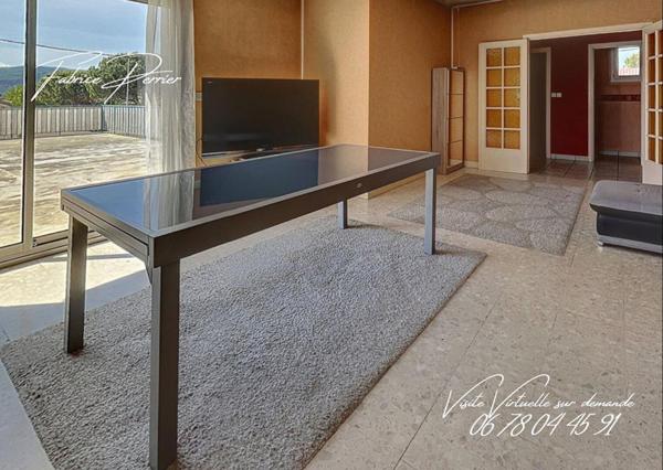 Maison de 328m²  possibilité de 2 logements sur 3 niveaux à Montélimar