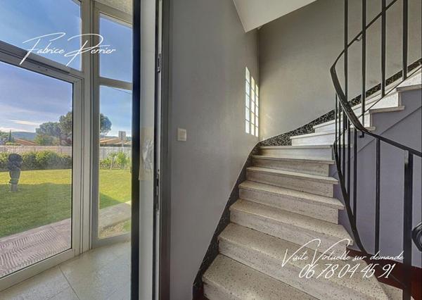 Maison de 328m²  possibilité de 2 logements sur 3 niveaux à Montélimar