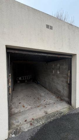 Parking / box Bois D Arcy 12.075 m2