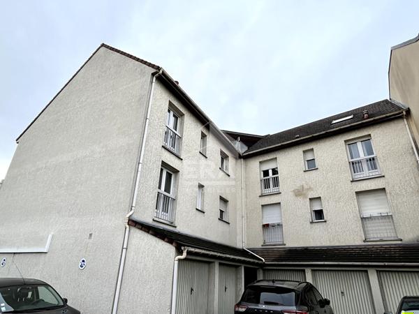 Appartement 2 chambres et mezzanine. Parking box.