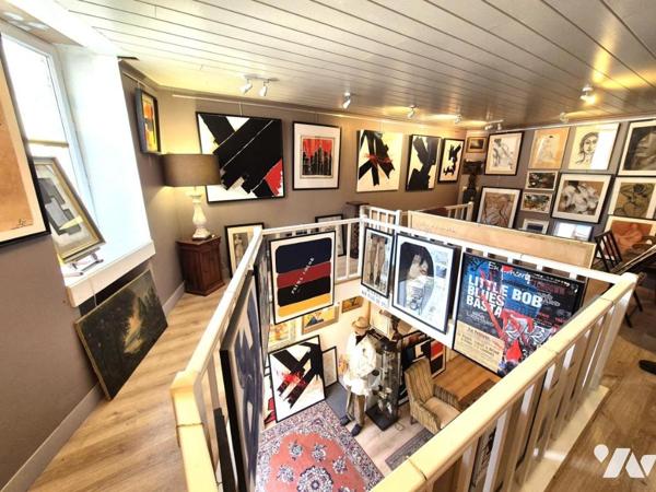 Immeuble avec galerie d'art et studio d'habitation