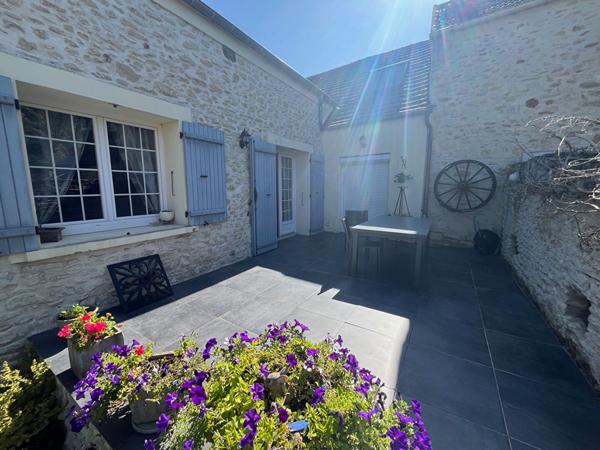 Maison Fontenay Saint Pere 6 pièce(s) 158 m2, sous-sol, jardin.