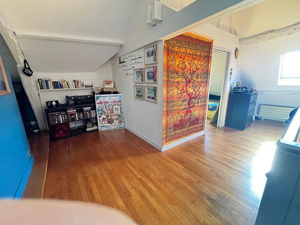 Maison Fontenay Saint Pere 6 pièce(s) 158 m2, sous-sol, jardin.