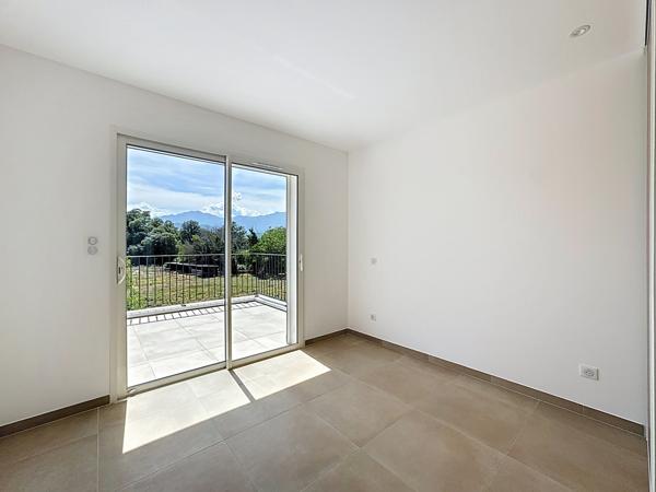 Ghisonaccia (20240) Appartement Neuf Grand T3 à Ghisonaccia