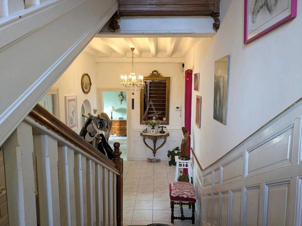 Superbe Maison de Maître de 1910  12 Pièces avec Beau Terrain Arboré