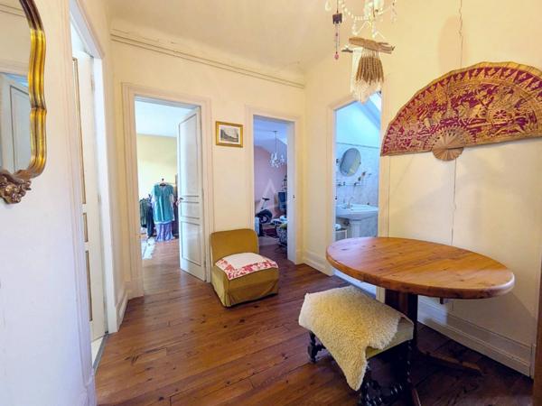 Superbe Maison de Maître de 1910  12 Pièces avec Beau Terrain Arboré