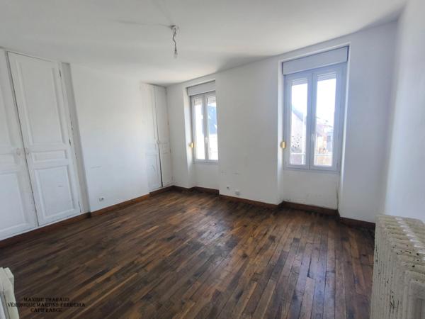 IMMEUBLE DE RAPPORT – CENTRE-VILLE DE VIERZON (18100) – 10 LOTS – FORTE RENTABILITÉ POTENTIELLE