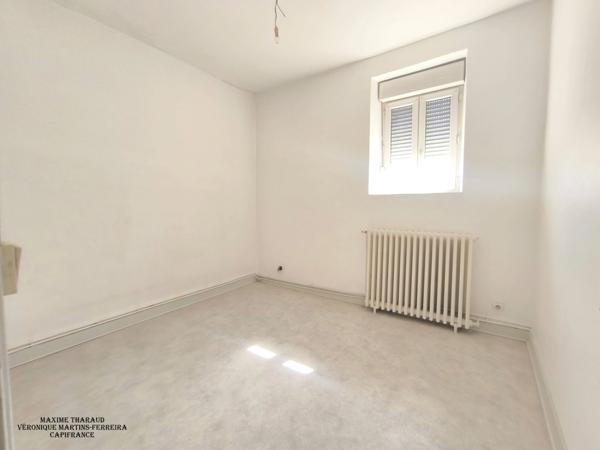 IMMEUBLE DE RAPPORT – CENTRE-VILLE DE VIERZON (18100) – 10 LOTS – FORTE RENTABILITÉ POTENTIELLE