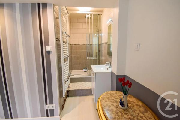 Maison à vendre  9 pièces - 180,34 m 2   MISERIEUX  - 01
