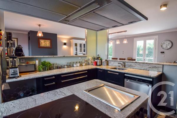 Maison à vendre  9 pièces - 180,34 m 2   MISERIEUX  - 01