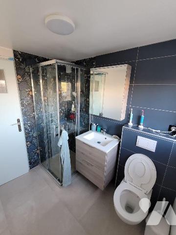 Saint-Memmie - A vendre - Maison familiale de 225 m² entièrement rénovée rare sur le secteur 
...