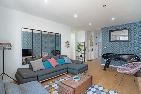 Poitiers (86000) APPARTEMENT 99 M2 RUE GAMBETTA AVEC TERRASSE +JACUZZI ET REVENUS AIRBNB !