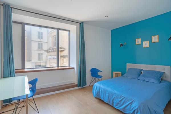 Poitiers (86000) APPARTEMENT 99 M2 RUE GAMBETTA AVEC TERRASSE +JACUZZI ET REVENUS AIRBNB !