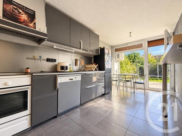 Maison à vendre  6 pièces - 110,95 m 2   VALENCE  - 26