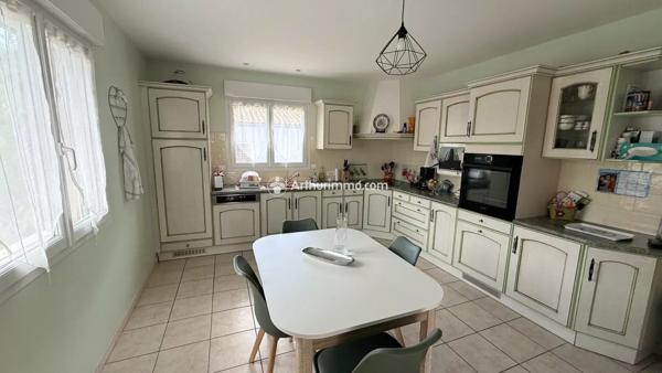 Vente                                                      Maison
                        
                     6 pièces                      184 m2                     à Millau