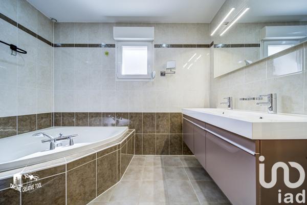 Maison 4 pièces de 131 m² à Hayange (57700)