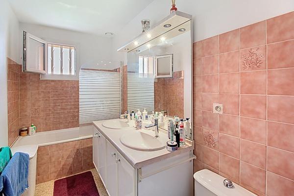 A VENDRE à DRAGUIGNAN - Villa 4 chambres avec GARAGE