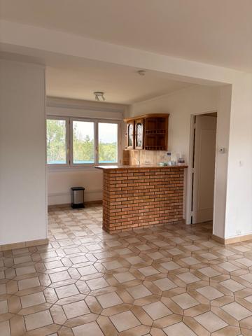 A LOUER APPARTEMENT  DEUX CHAMBRES A HARLY 02100