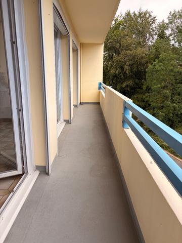 A LOUER APPARTEMENT  DEUX CHAMBRES A HARLY 02100