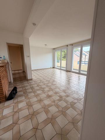 A LOUER APPARTEMENT  DEUX CHAMBRES A HARLY 02100