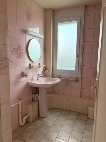 A LOUER APPARTEMENT  DEUX CHAMBRES A HARLY 02100